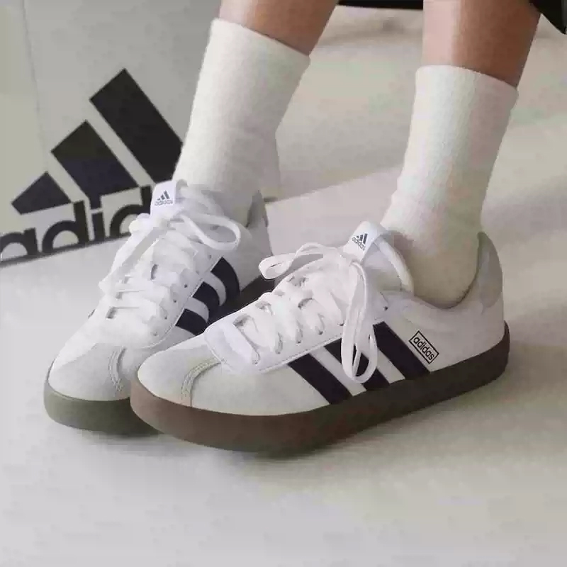 アディダス ホワイト ブラック スエード トゥ ガムソール  - Adidas Shoes Samba のレビューと価格
